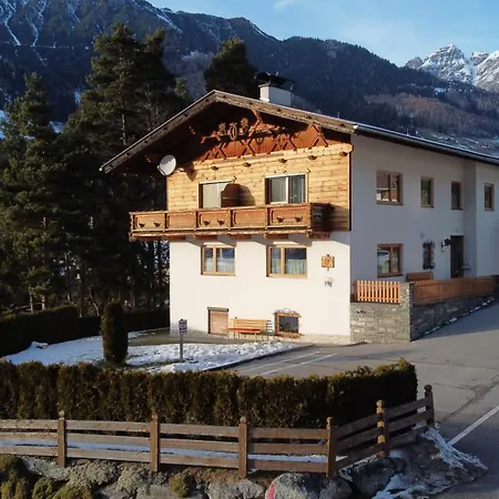 Haus Wildspitz Apartamento *